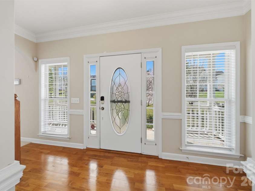 2410 27th Avenue Circle, Hickory, NC 28601.  MLS# CAR4361846, YatesRealty ID 9686. 