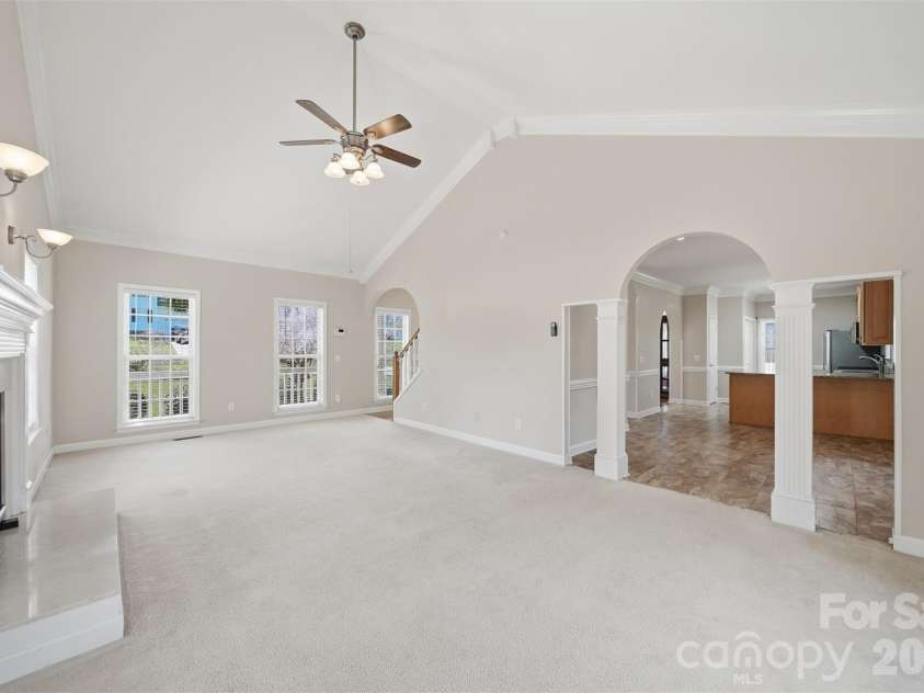 2410 27th Avenue Circle, Hickory, NC 28601.  MLS# CAR4361846, YatesRealty ID 9686. 