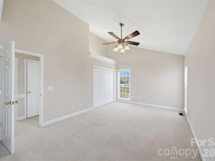 2410 27th Avenue Circle, Hickory, NC 28601.  MLS# CAR4361846, YatesRealty ID 9686. 