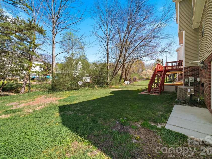 2410 27th Avenue Circle, Hickory, NC 28601.  MLS# CAR4361846, YatesRealty ID 9686. 