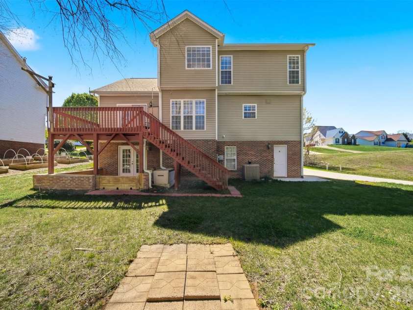 2410 27th Avenue Circle, Hickory, NC 28601.  MLS# CAR4361846, YatesRealty ID 9686. 