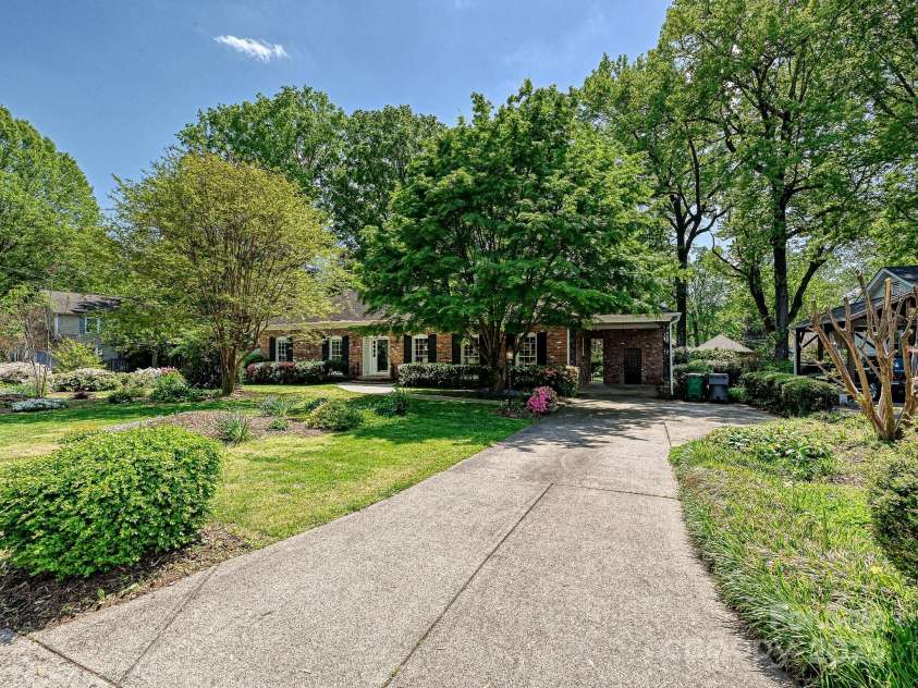 4132 Sulkirk Road, Charlotte, NC 28210.  MLS# CAR4223769, YatesRealty ID 9687. 4132 Sulkirk Road