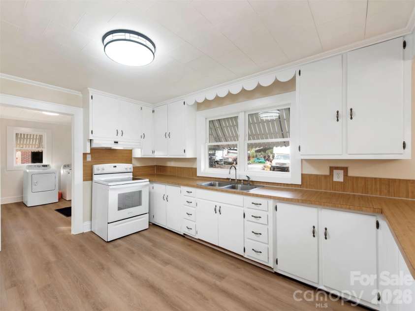 5851 Tuckaseegee Road, Kannapolis, NC 28081.  MLS# CAR4357440, YatesRealty ID 9687. Kitchen