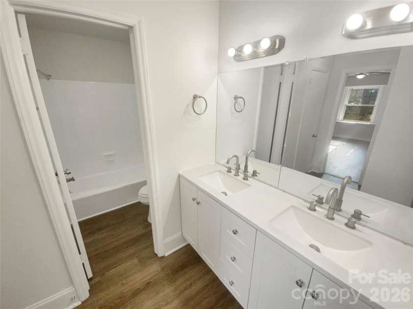 4661 Easthaven Drive, Charlotte, NC 28212.  MLS# CAR4336161, YatesRealty ID 9689. 