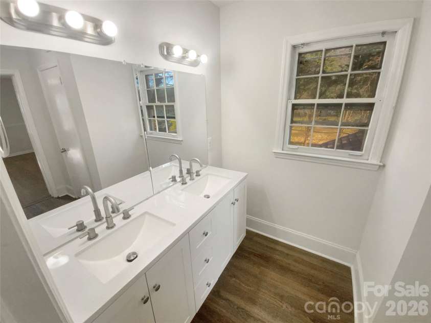 4661 Easthaven Drive, Charlotte, NC 28212.  MLS# CAR4336161, YatesRealty ID 9689. 