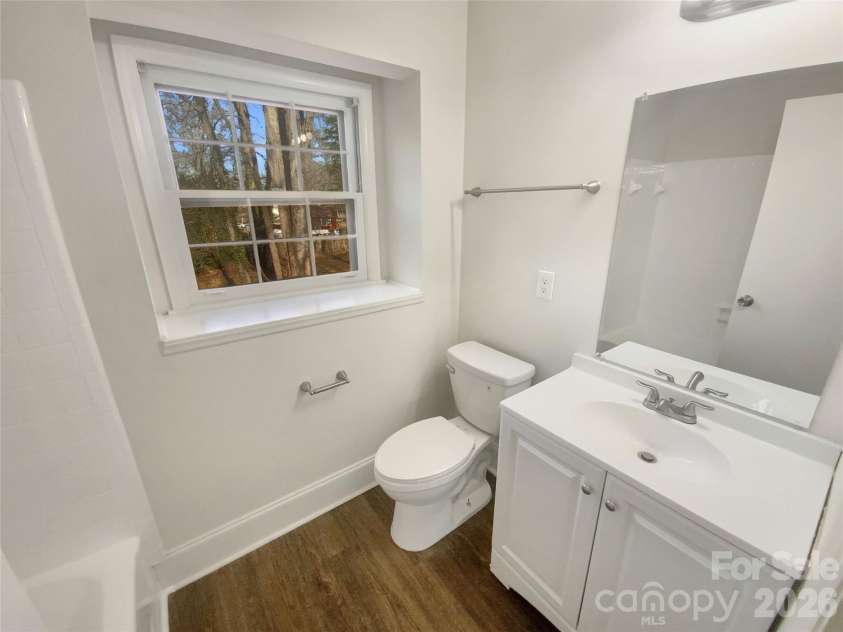 4661 Easthaven Drive, Charlotte, NC 28212.  MLS# CAR4336161, YatesRealty ID 9689. 