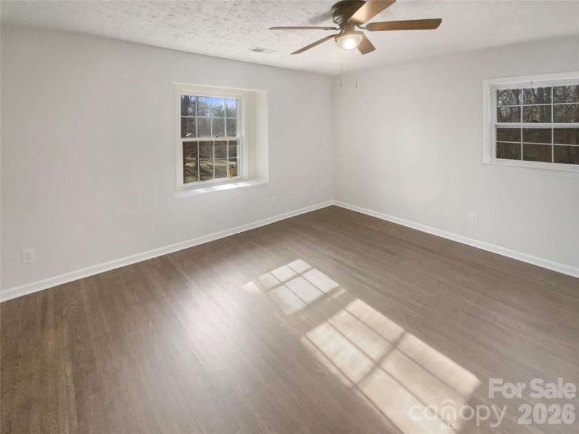 4661 Easthaven Drive, Charlotte, NC 28212.  MLS# CAR4336161, YatesRealty ID 9689. 