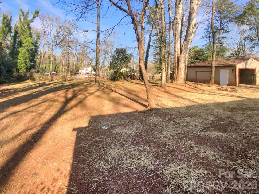 4661 Easthaven Drive, Charlotte, NC 28212.  MLS# CAR4336161, YatesRealty ID 9689. 