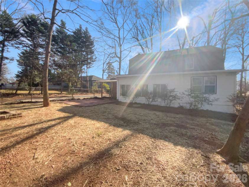 4661 Easthaven Drive, Charlotte, NC 28212.  MLS# CAR4336161, YatesRealty ID 9689. 