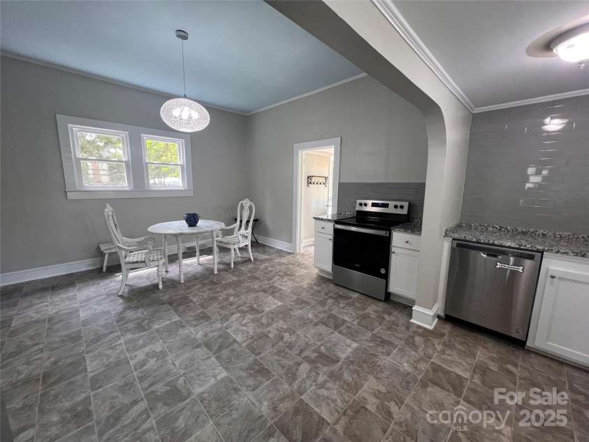 623 Main Street, Kannapolis, NC 28081.  MLS# CAR4251762, YatesRealty ID 9691. 