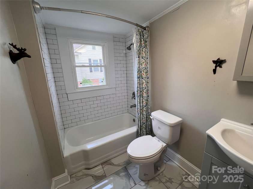 623 Main Street, Kannapolis, NC 28081.  MLS# CAR4251762, YatesRealty ID 9691. 