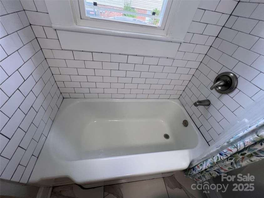 623 Main Street, Kannapolis, NC 28081.  MLS# CAR4251762, YatesRealty ID 9691. 