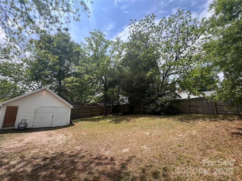623 Main Street, Kannapolis, NC 28081.  MLS# CAR4251762, YatesRealty ID 9691. 