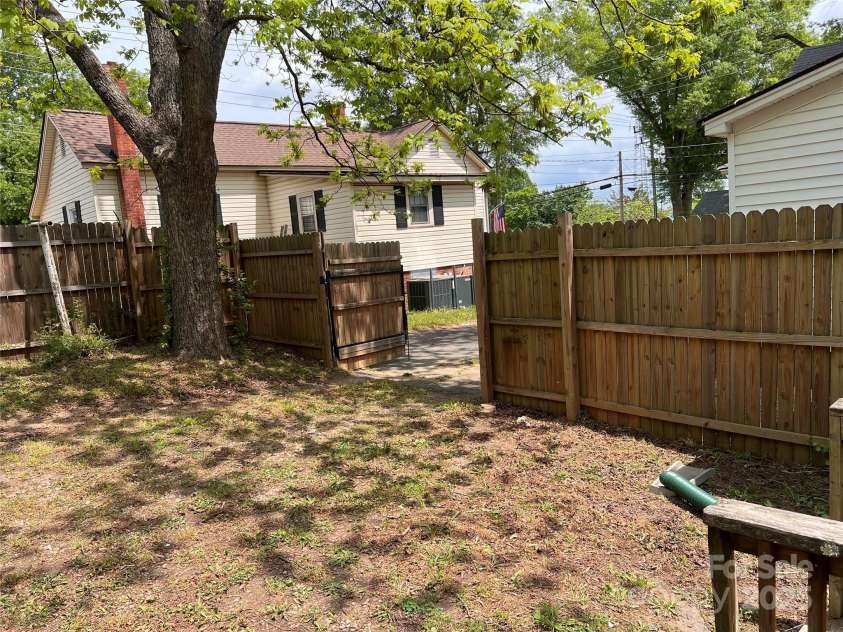 623 Main Street, Kannapolis, NC 28081.  MLS# CAR4251762, YatesRealty ID 9691. 