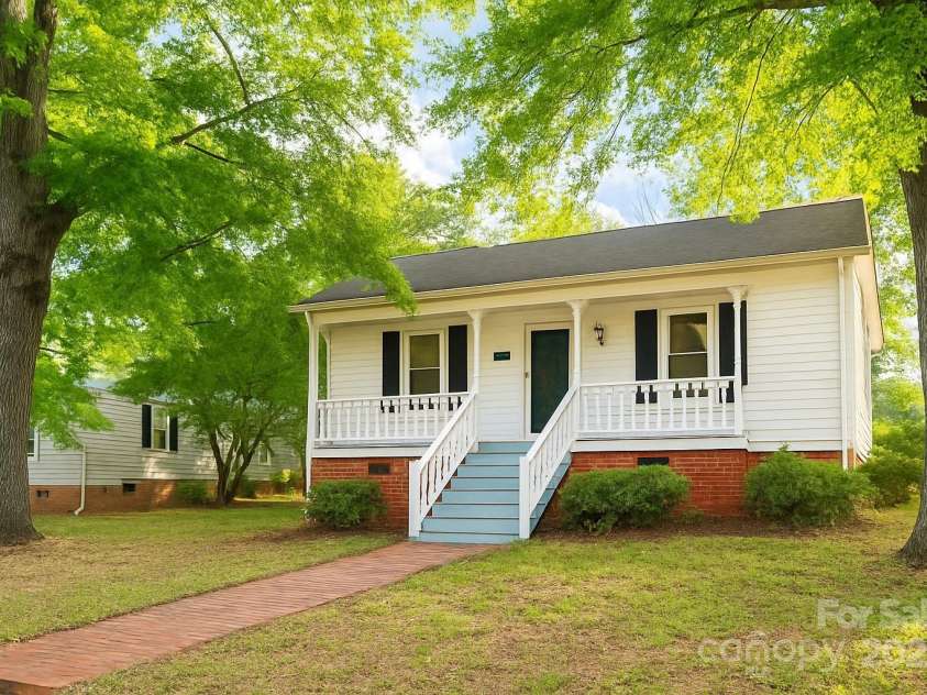 623 Main Street, Kannapolis, NC 28081.  MLS# CAR4251762, YatesRealty ID 9691. 