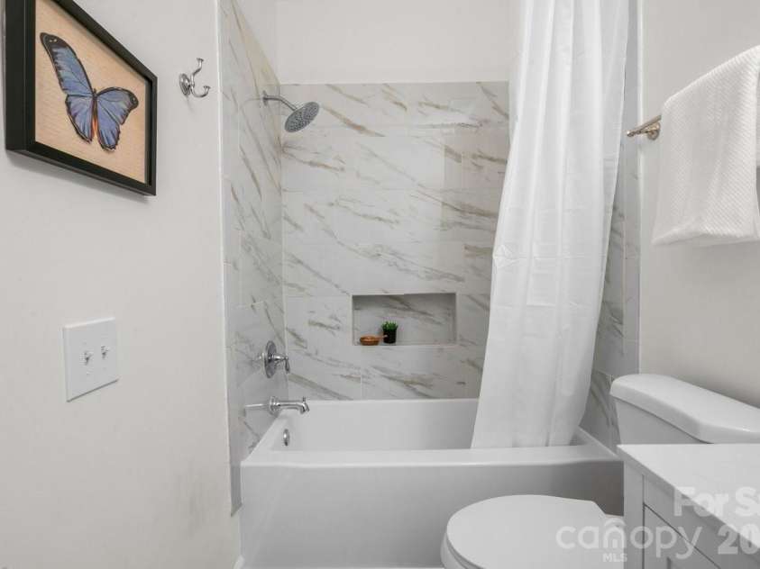 3244 Margellina Drive, Charlotte, NC 28210.  MLS# CAR4334396, YatesRealty ID 9692. 