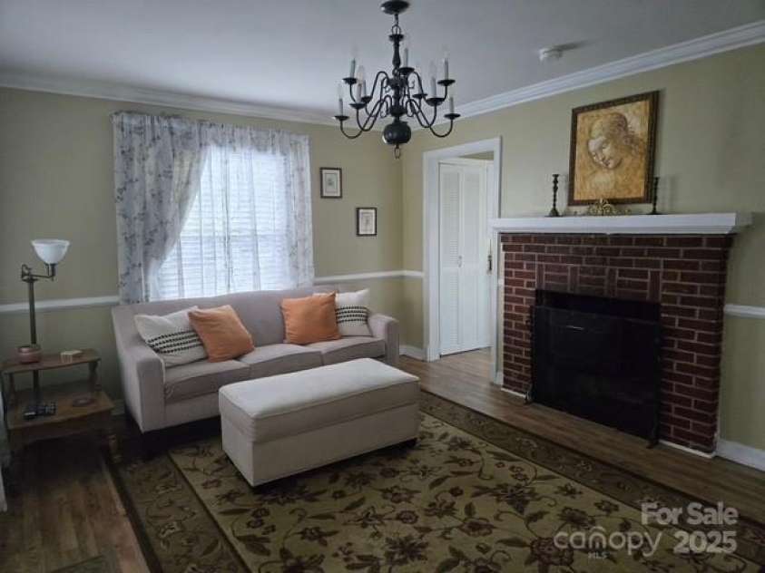 526 Arlington Avenue, Albemarle, NC 28001.  MLS# CAR4243582, YatesRealty ID 9692. Living Room