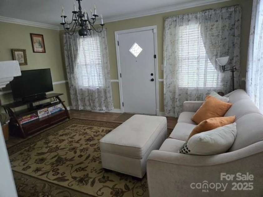 526 Arlington Avenue, Albemarle, NC 28001.  MLS# CAR4243582, YatesRealty ID 9692. Living Room