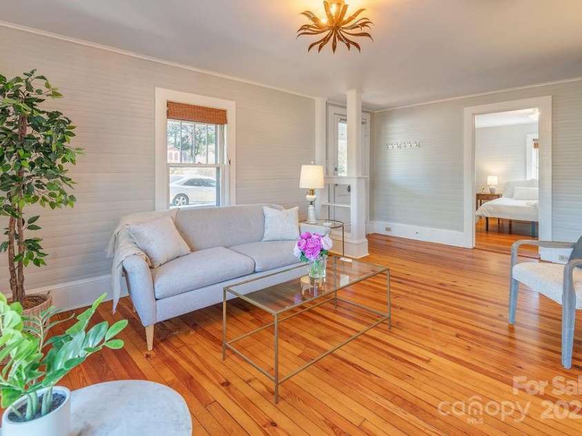 91 Fairfax Avenue, Asheville, NC 28806.  MLS# CAR4219768, YatesRealty ID 9694. 
