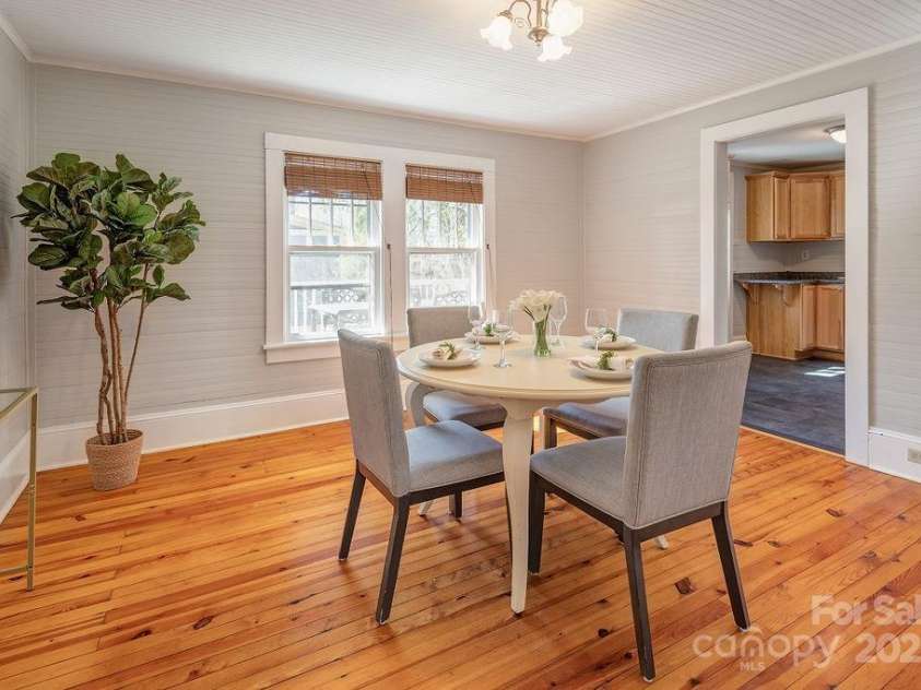 91 Fairfax Avenue, Asheville, NC 28806.  MLS# CAR4219768, YatesRealty ID 9694. 