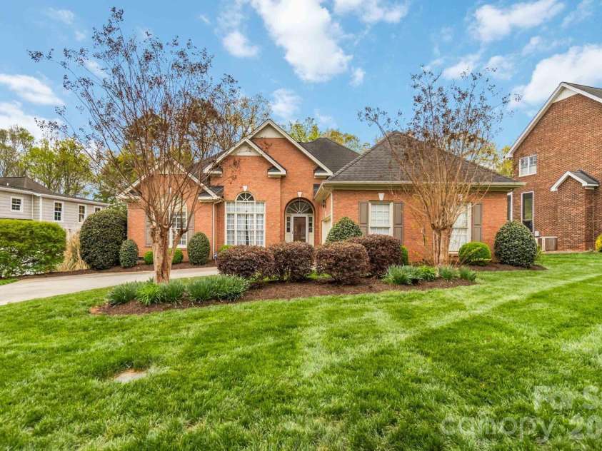 1443 Porch Swing Lane, Matthews, NC 28104.  MLS# CAR4364975, YatesRealty ID 9695. 
