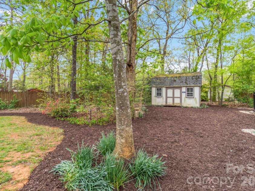 1443 Porch Swing Lane, Matthews, NC 28104.  MLS# CAR4364975, YatesRealty ID 9695. 