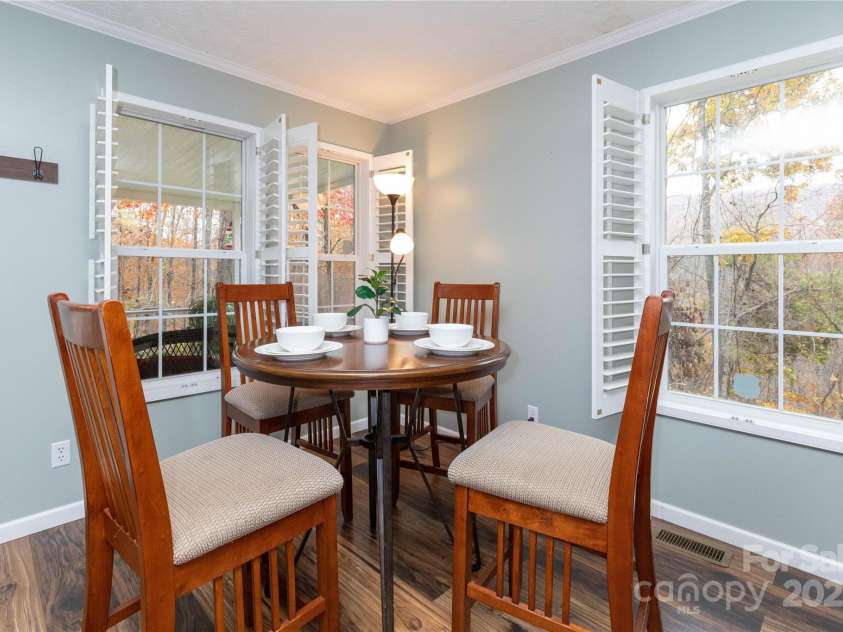 418 Milk Sick Cove, Cullowhee, NC 28723.  MLS# CAR4193351, YatesRealty ID 9695. Dining Area