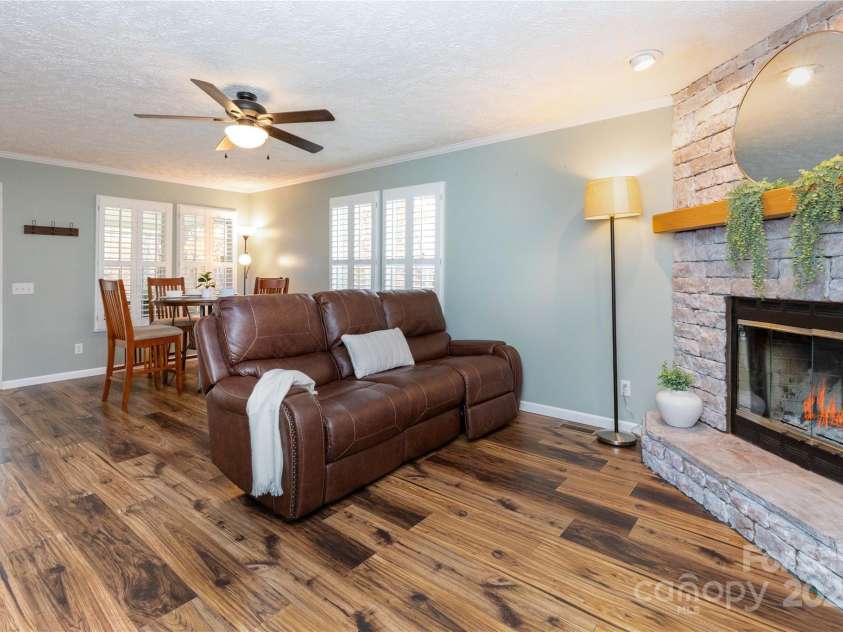 418 Milk Sick Cove, Cullowhee, NC 28723.  MLS# CAR4193351, YatesRealty ID 9695. Living Room Area