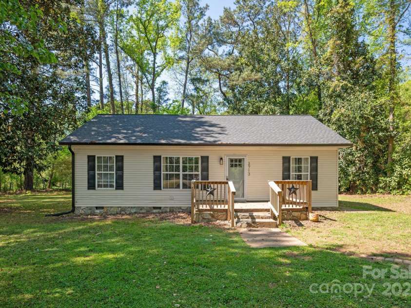 3713 Capricorn Road, Lancaster, SC 29720.  MLS# CAR4245863, YatesRealty ID 9699. 