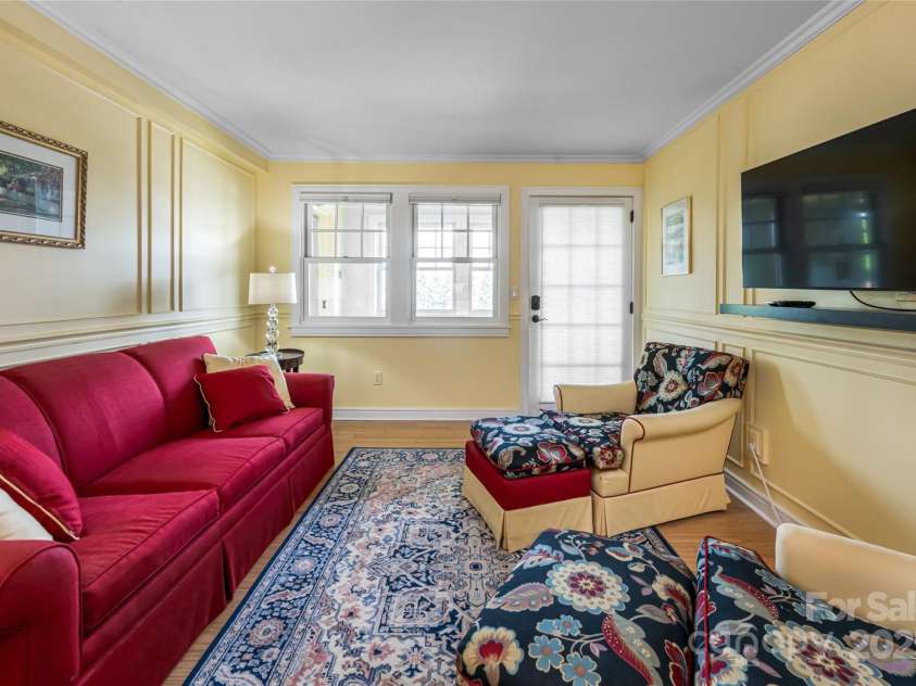 37 Hiawassee Street, Asheville, NC 28801.  MLS# CAR4268718, YatesRealty ID 97. 