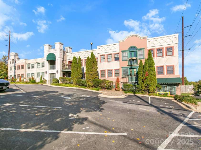 37 Hiawassee Street, Asheville, NC 28801.  MLS# CAR4311986, YatesRealty ID 97. 