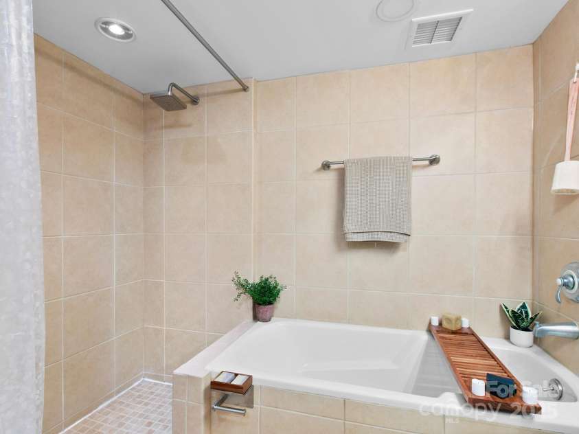 37 Hiawassee Street, Asheville, NC 28801.  MLS# CAR4311986, YatesRealty ID 97. 