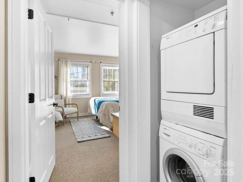 37 Hiawassee Street, Asheville, NC 28801.  MLS# CAR4311986, YatesRealty ID 97. 