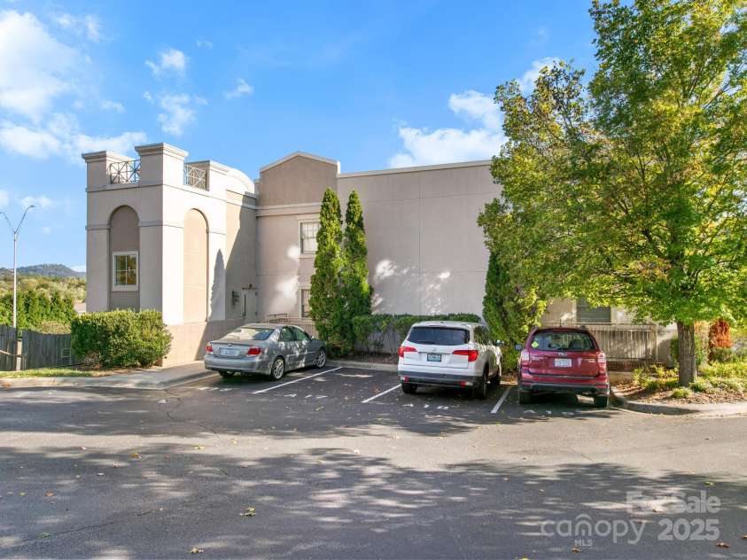 37 Hiawassee Street, Asheville, NC 28801.  MLS# CAR4311986, YatesRealty ID 97. 