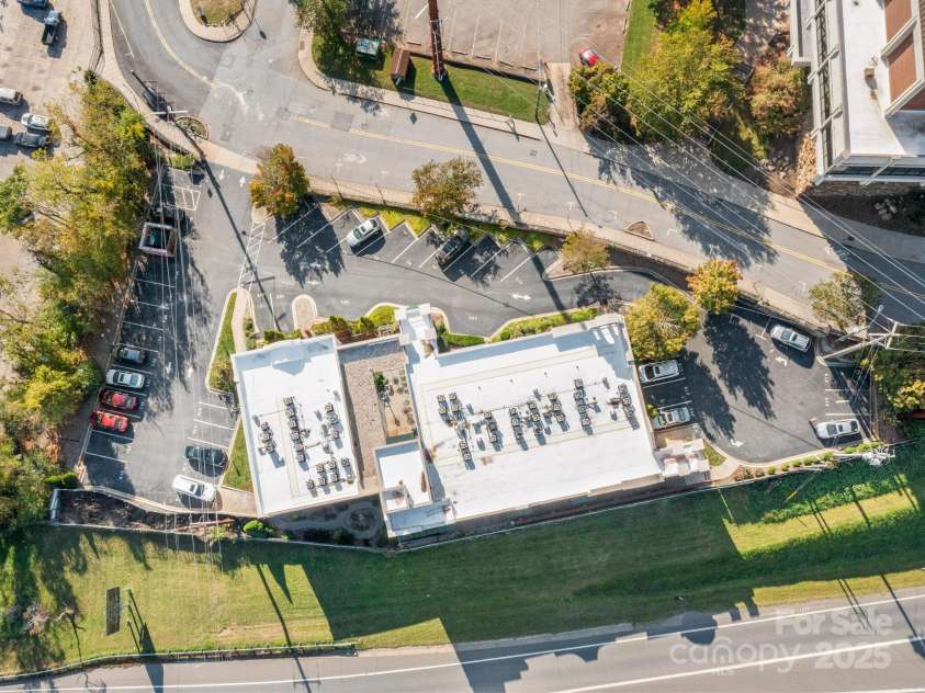 37 Hiawassee Street, Asheville, NC 28801.  MLS# CAR4311986, YatesRealty ID 97. 