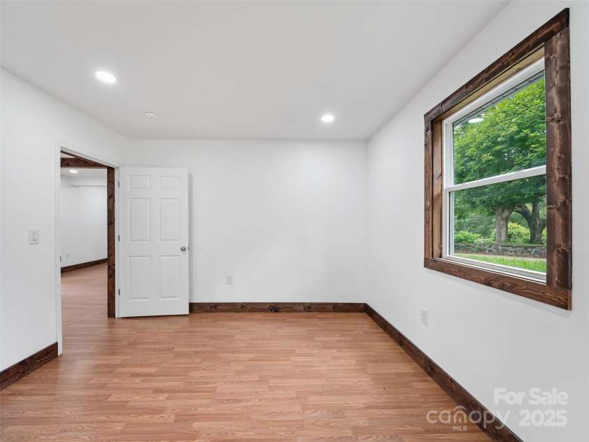 64 Phillips Lane, Spruce Pine, NC 28777.  MLS# CAR4287588, YatesRealty ID 97. 