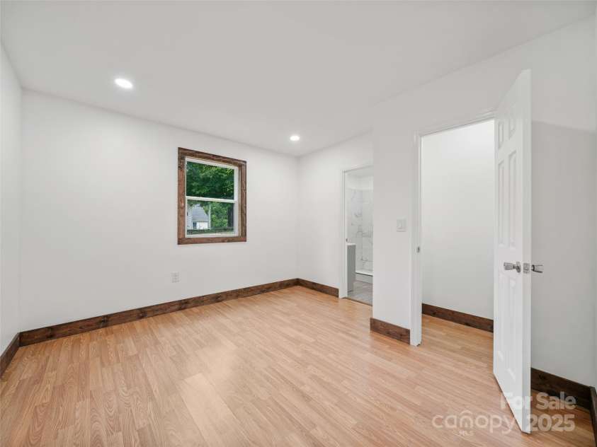 64 Phillips Lane, Spruce Pine, NC 28777.  MLS# CAR4287588, YatesRealty ID 97. 