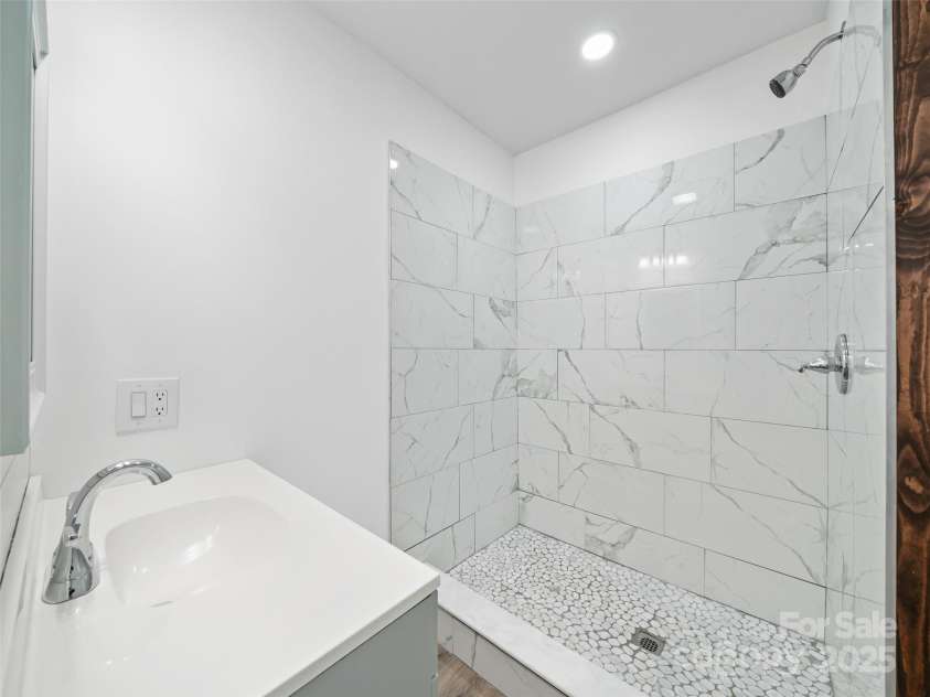 64 Phillips Lane, Spruce Pine, NC 28777.  MLS# CAR4287588, YatesRealty ID 97. 