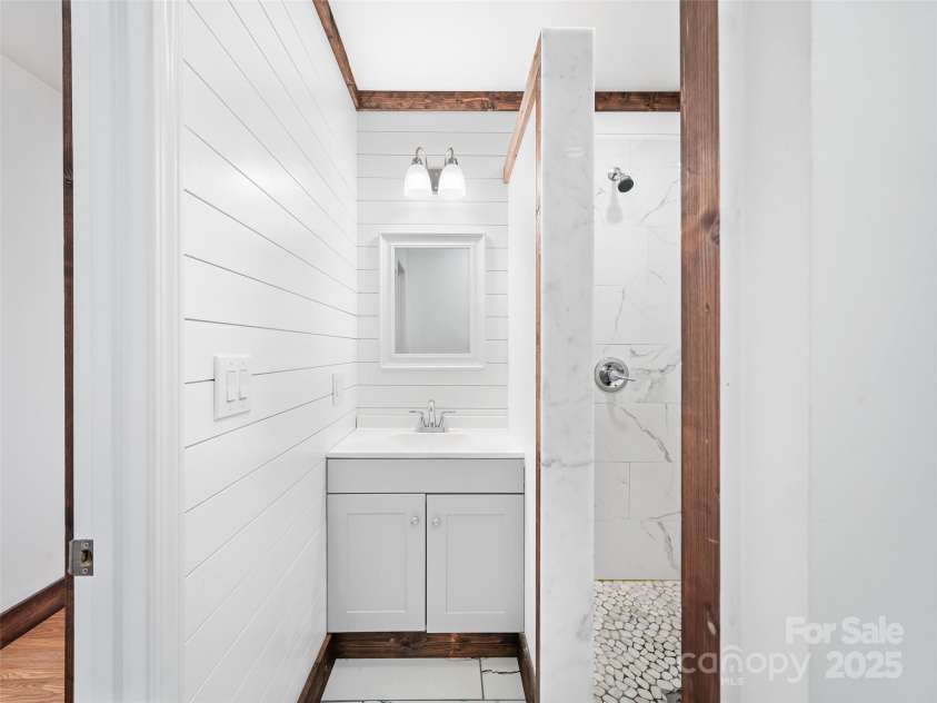 64 Phillips Lane, Spruce Pine, NC 28777.  MLS# CAR4287588, YatesRealty ID 97. 