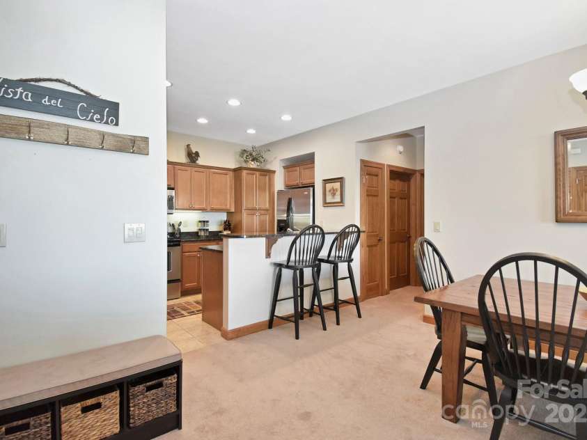 228 Pleasant View Boulevard, Sugar Mountain, NC 28604.  MLS# CAR4223517, YatesRealty ID 970. 