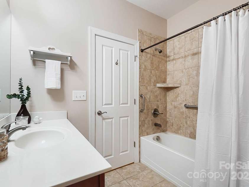 1209 Waypoint Court, Matthews, NC 28104.  MLS# CAR4225928, YatesRealty ID 9700. 