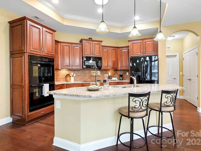1209 Waypoint Court, Matthews, NC 28104.  MLS# CAR4225928, YatesRealty ID 9700. 