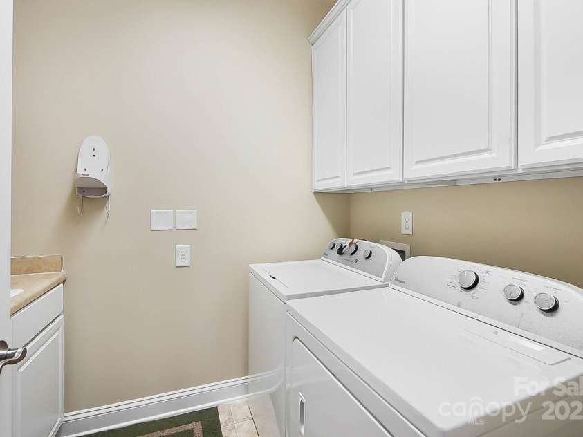 1209 Waypoint Court, Matthews, NC 28104.  MLS# CAR4225928, YatesRealty ID 9700. 