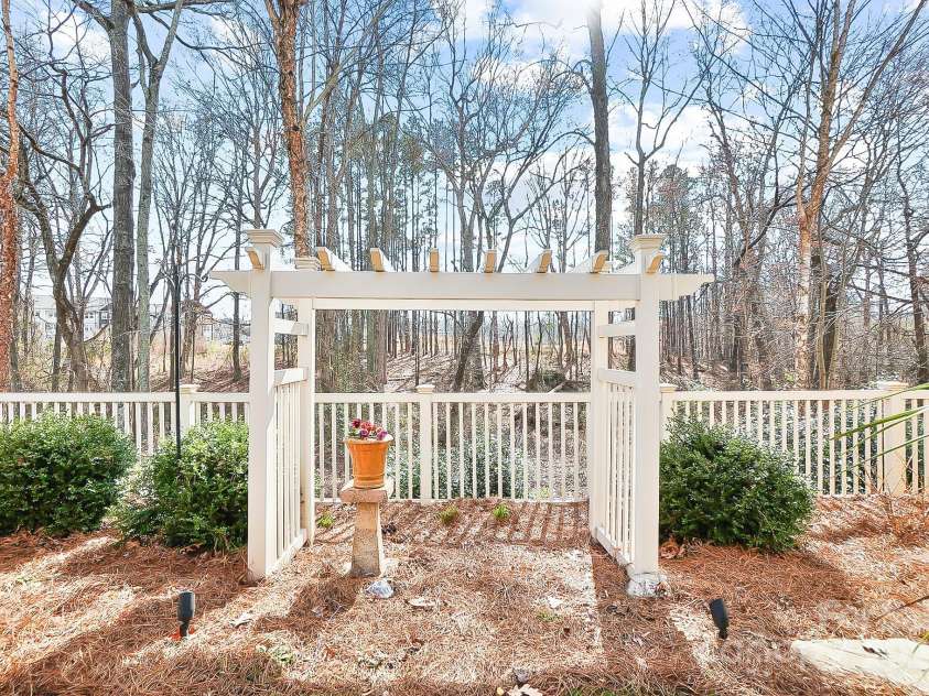 1209 Waypoint Court, Matthews, NC 28104.  MLS# CAR4225928, YatesRealty ID 9700. 