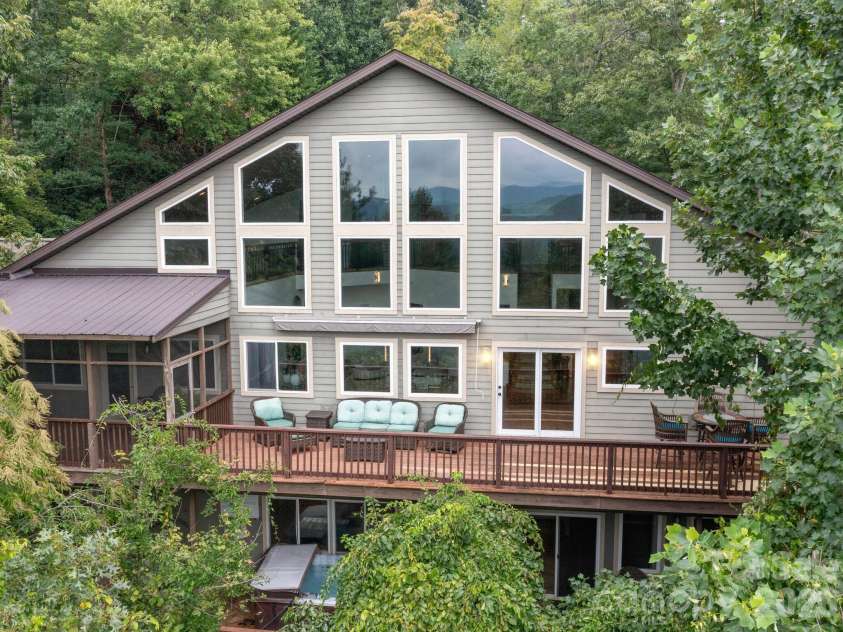 60 Whispering Stream Trail, Hendersonville, NC 28739.  MLS# CAR4354526, YatesRealty ID 9700. 