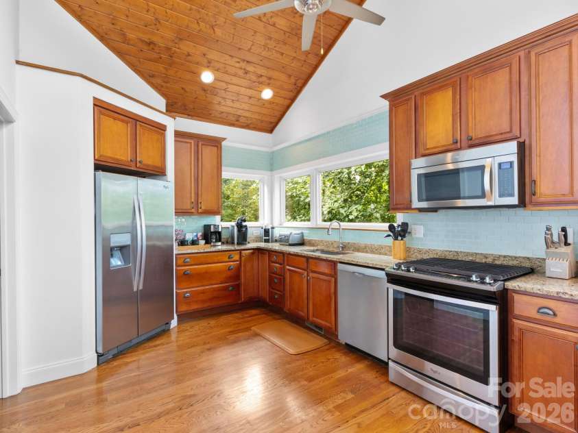 60 Whispering Stream Trail, Hendersonville, NC 28739.  MLS# CAR4354526, YatesRealty ID 9700. 