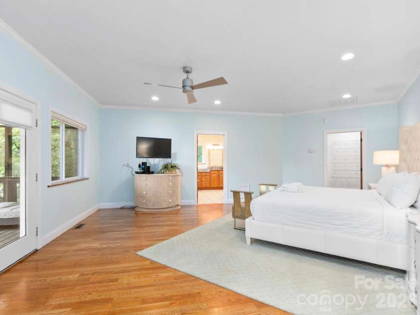 60 Whispering Stream Trail, Hendersonville, NC 28739.  MLS# CAR4354526, YatesRealty ID 9700. 