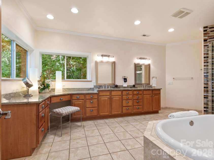 60 Whispering Stream Trail, Hendersonville, NC 28739.  MLS# CAR4354526, YatesRealty ID 9700. 
