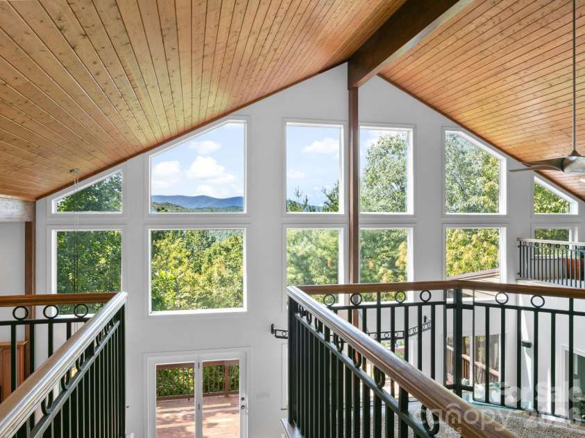 60 Whispering Stream Trail, Hendersonville, NC 28739.  MLS# CAR4354526, YatesRealty ID 9700. 