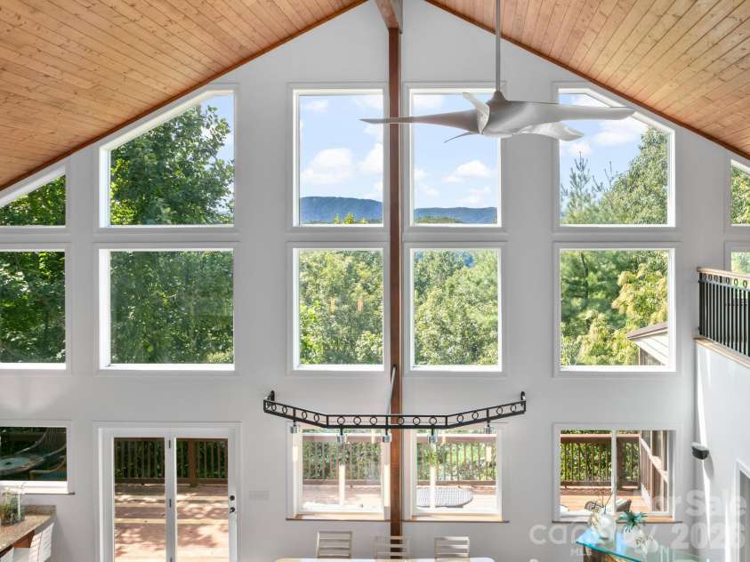 60 Whispering Stream Trail, Hendersonville, NC 28739.  MLS# CAR4354526, YatesRealty ID 9700. 